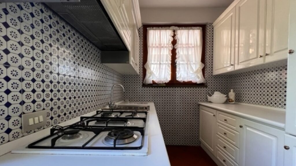 Villetta bifamiliare con piscina
