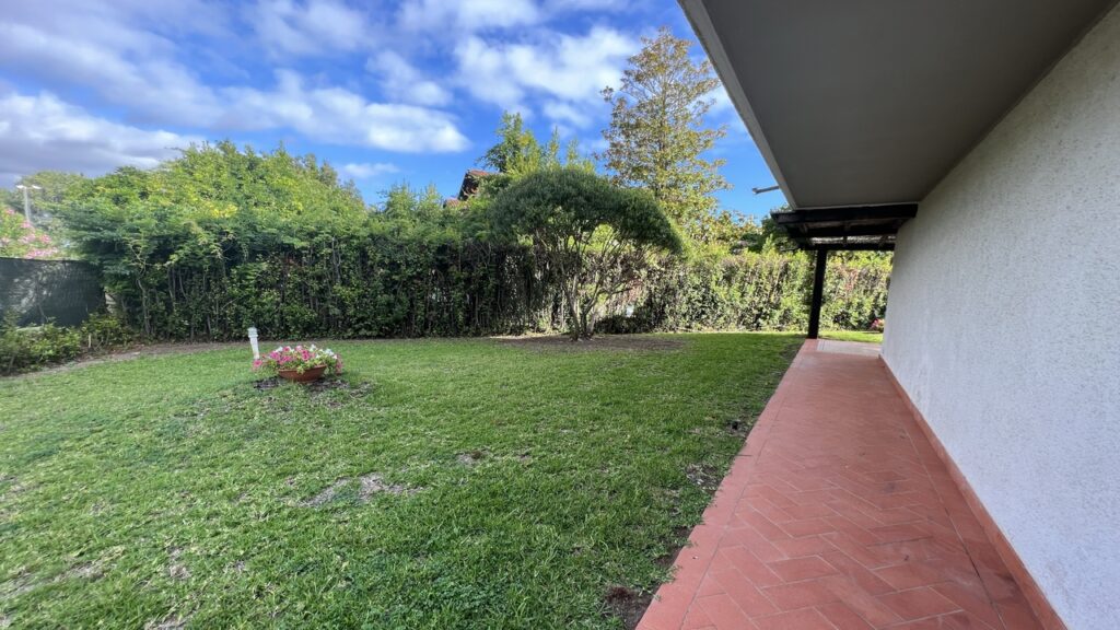 ESCLUSIVA! Villa in zona residenziale vicino al centro di Forte dei Marmi