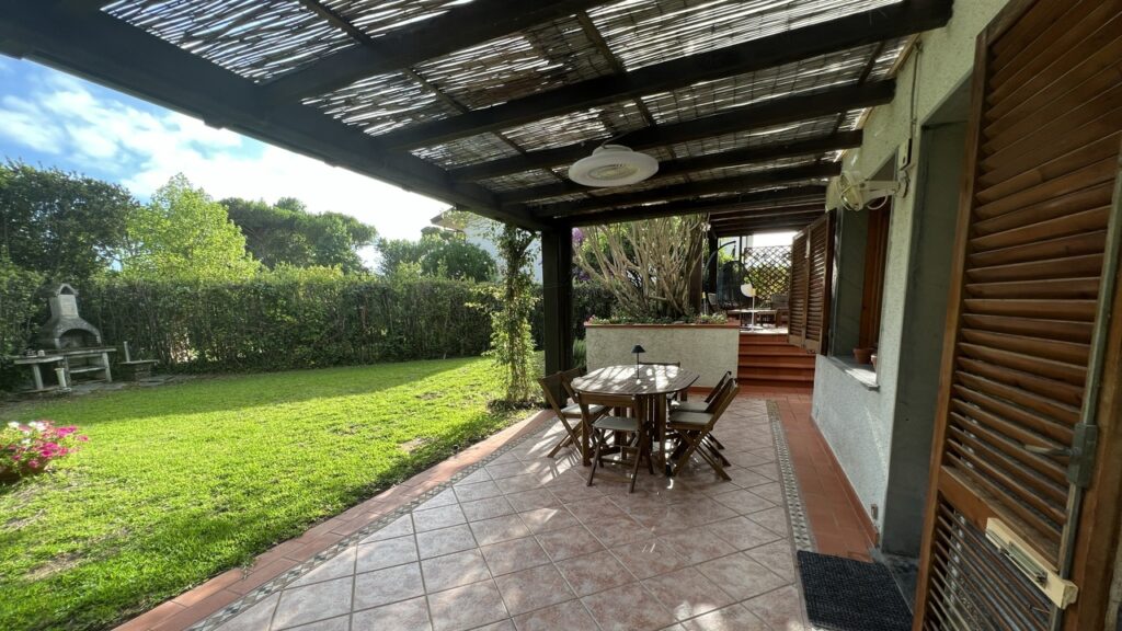 ESCLUSIVA! Villa in zona residenziale vicino al centro di Forte dei Marmi