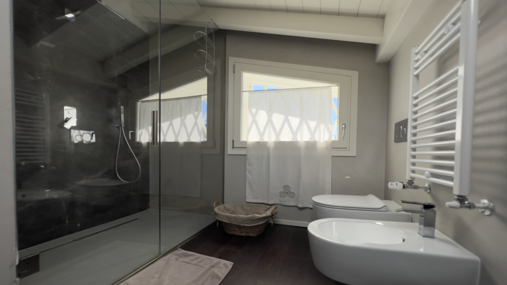Elegante villa con jacuzzi esterna