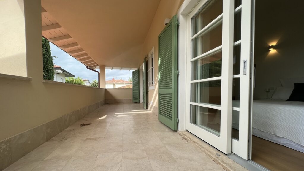 Completely renovated villa in a residential area near the center of Forte dei Marmi
