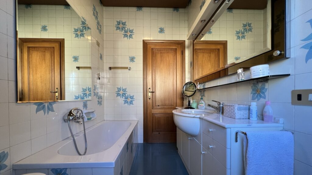 Villa a circa 50 metri dal mare