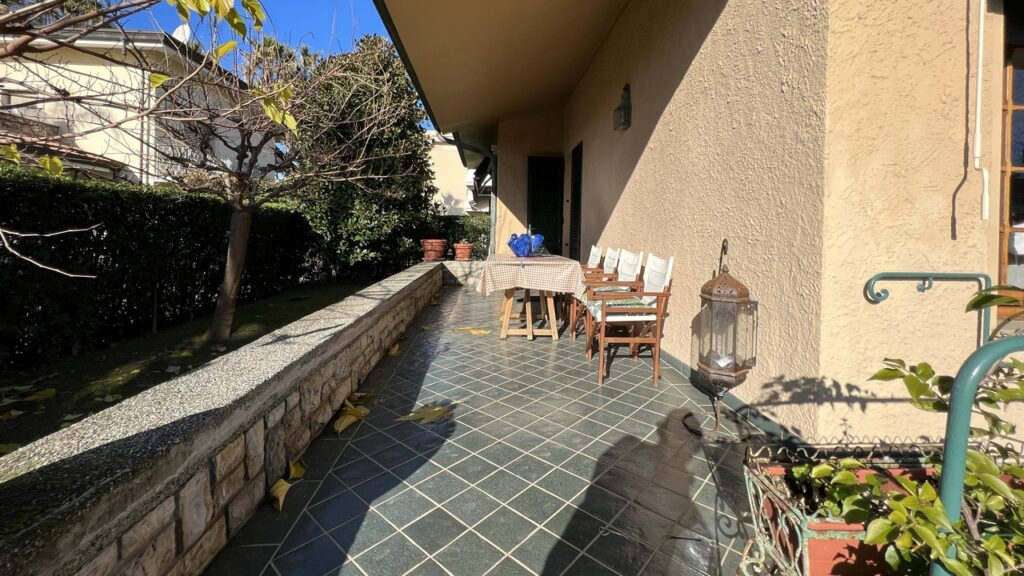 Villa a circa 50 metri dal mare