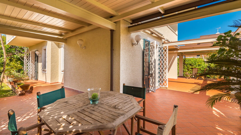 Villa alle spalle del centro di Forte dei Marmi disponibile anche per locazioni settimanali