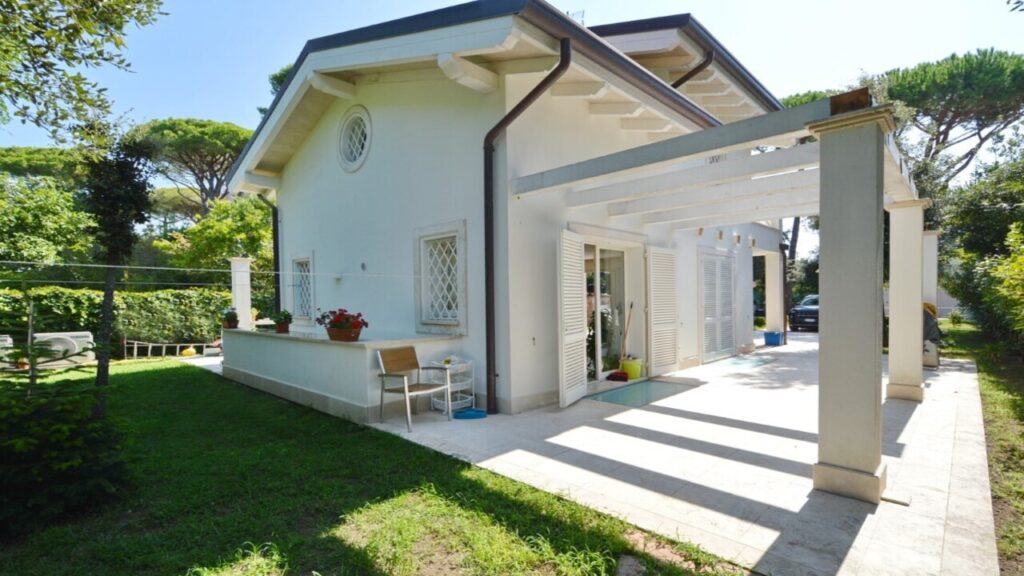 Elegante villa in prestigiosa zona residenziale