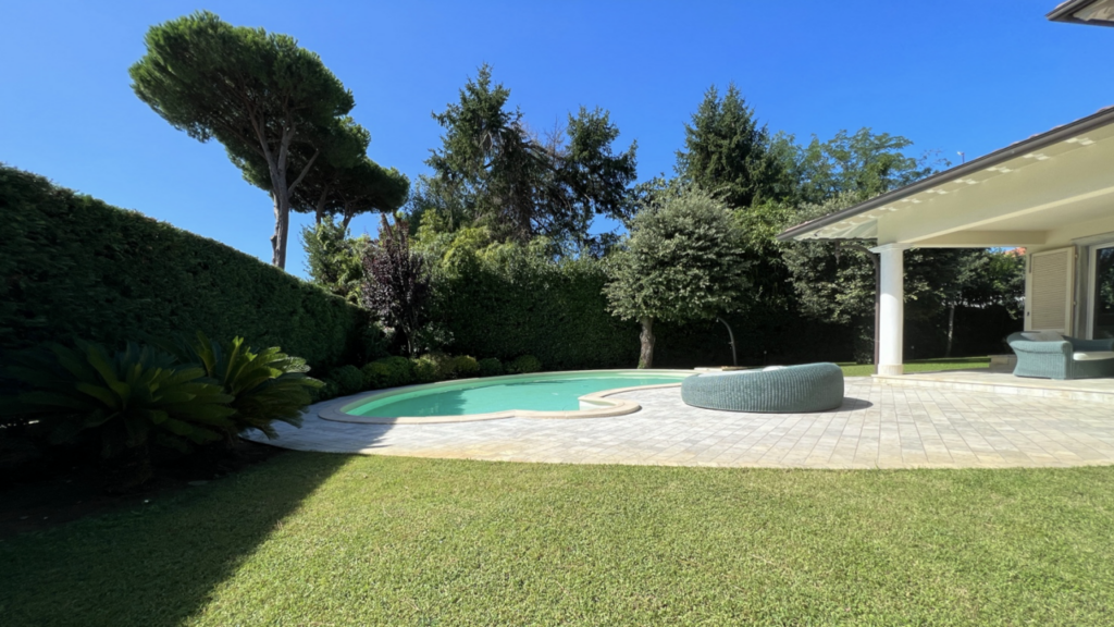 Villa con piscina completamente rinnovata