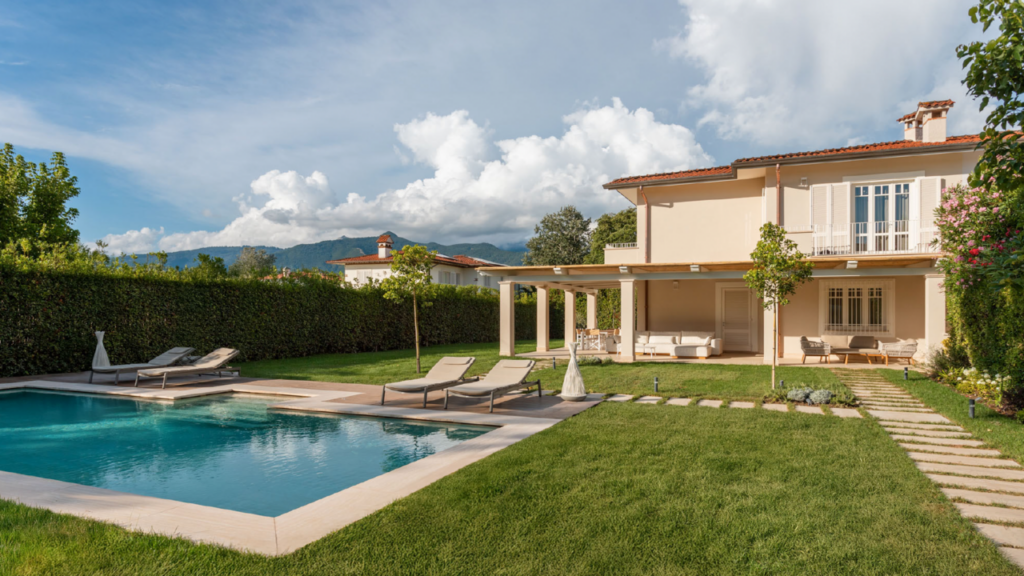 Villa con piscina vicino al centro di Forte dei Marmi