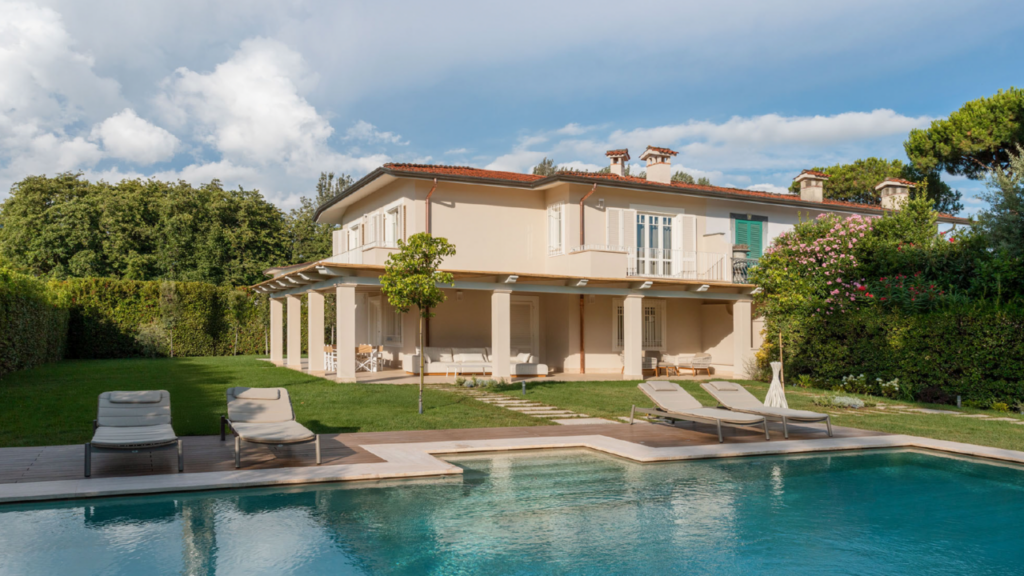 Villa con piscina vicino al centro di Forte dei Marmi