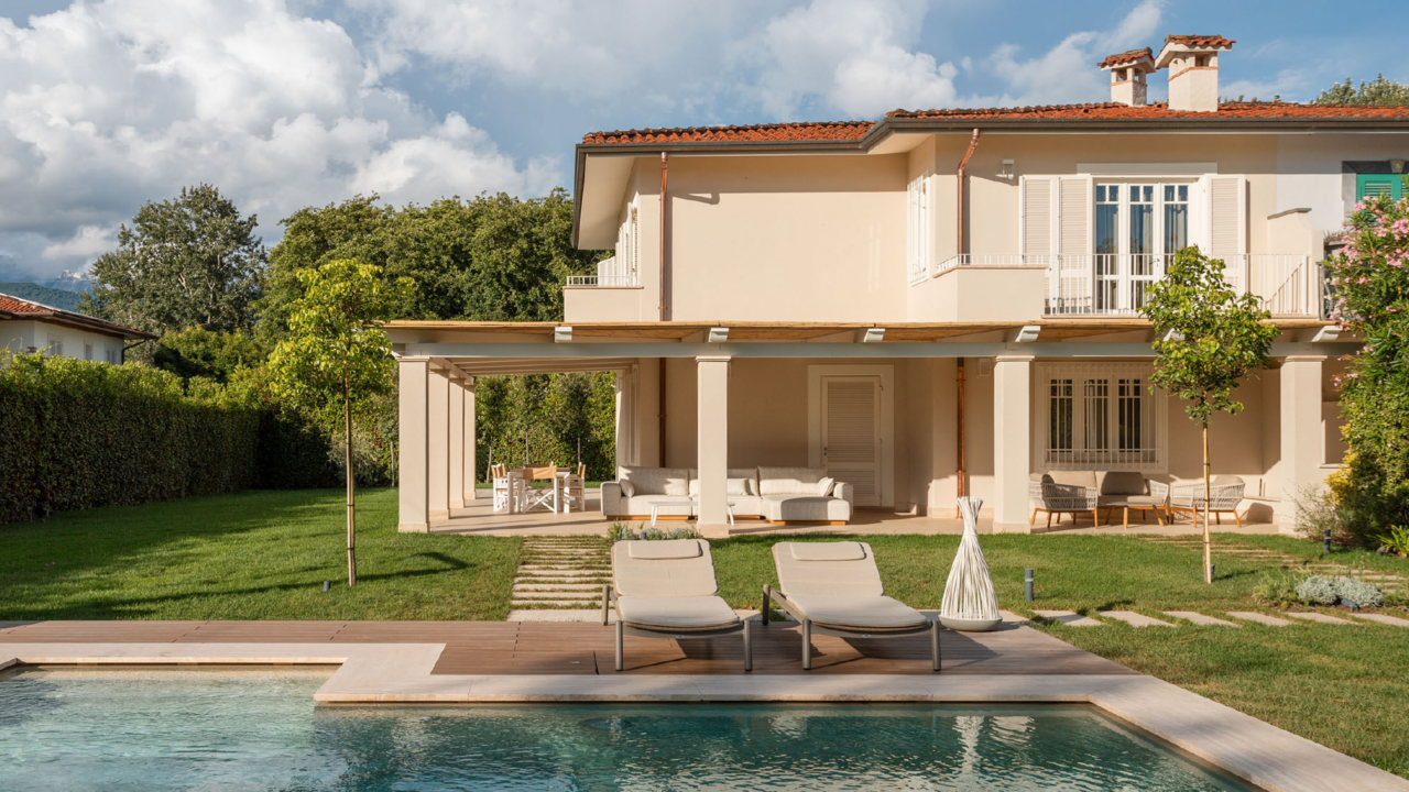 Villa con piscina vicino al centro di Forte dei Marmi